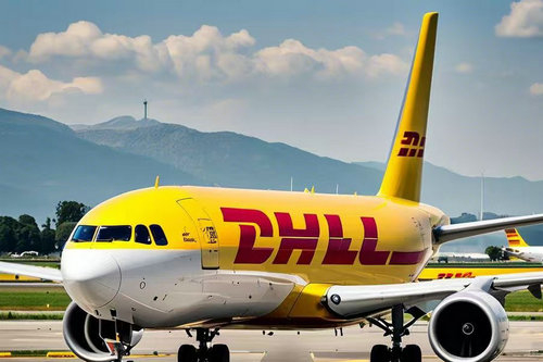 北京想要寄DHL国际航空快递可以要求快递员上门取件吗？